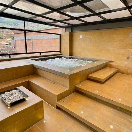 メデジンEdificio Helenaアパートメント エクステリア 写真